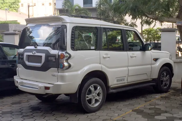 Mahindra Scorpio-N with Pahalgam driver