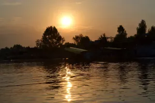 Shikara, Dal Lake