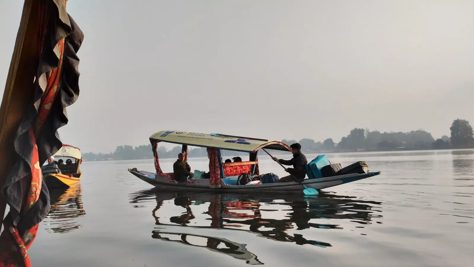 Private shikara on Nigeen Lake, 2 hours