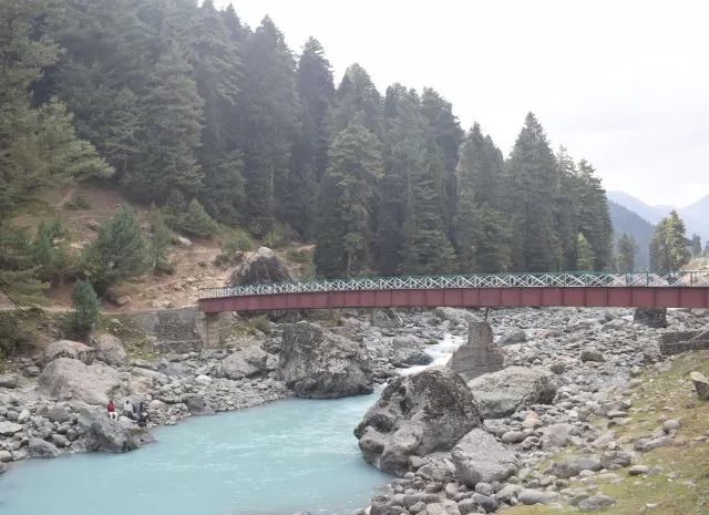 Riverside homestay room, Pahalgam