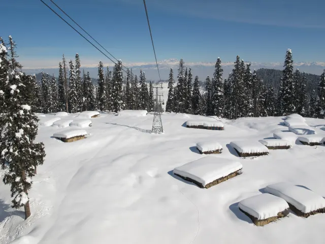 Deluxe room with mountain view, Gulmarg
